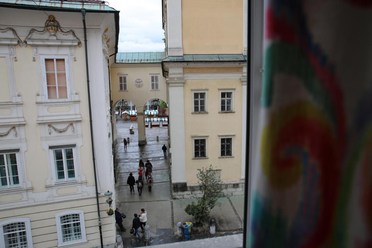 Kolovrathome Ljubljana Buitenkant foto